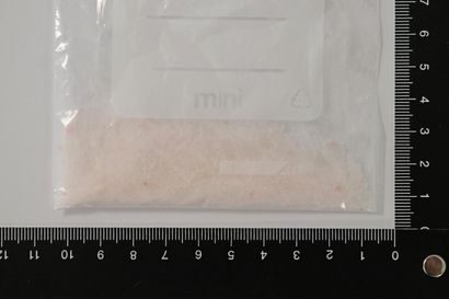 Rovaniemen huumekuolemien vaaleanpunainen aine on varmistumassa etyloniksi – kiinniotettuja on kahdeksan