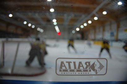 Oulaisissa toimiva Euroopan johtaviin jääkiekkokaukaloiden toimittajiin kuuluva Raita Sport hakeutuu konkurssiin