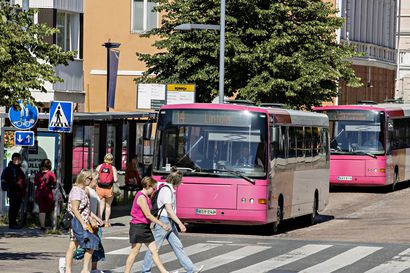 Oulun seudun joukkoliikenteen käyttö halutaan helpommaksi, matkustajilta kysytään nyt mielipidettä kolmesta mallista – katso ehdotukset ja lippuhinnat