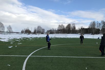 FC PaKan edustusjoukkueen kotiavaus siirtyi toukokuun lopulle – kylään tulossa toinen Pallokarhut