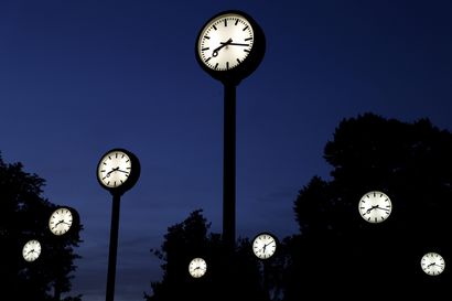 Yö oli tuntia lyhyempi, kun Suomessa siirryttiin kesäaikaan – tunnin muutos näkyy jopa sairauskohtausten ja onnettomuuksien määrässä