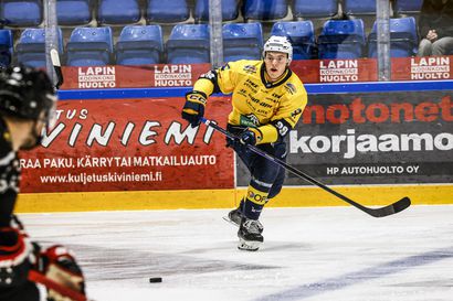 Rovaniemen Kiekko aloitti kauden vierasvoitolla – Sakari Salmelan ensimmäinen Mestis-peli RoKin päävalmentajana toi täydet pisteet
