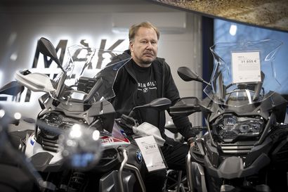 Kaverusten Oulussa perustama mopoliike on nykyään yksi suurimmista moottoripyöräkaupoista Suomessa – "Olemme kyllä löytäneet aina jonkun konstin mennä eteenpäin"