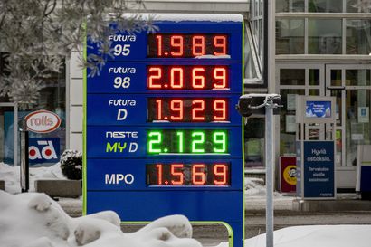 Kahden euron bensalitra käy lappilaisten lompakolle, mutta hinnan halventaminen veroa laskemalla ei välttämättä ole järkevää politiikkaa