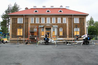 Karihaaran Virkailijaklubi saa uuden pinnan joka puolelta – Metsä Group kunnostaa Kemissä yli sata vuotta vanhan hirsirakennuksen ennen sen lisääntyvää käyttöä edustustilana