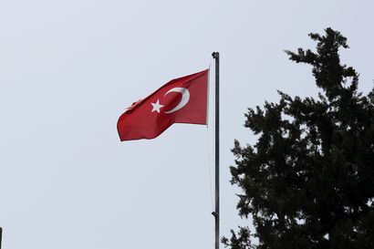 Anadolu: Ruotsi karkotti kielteisen turvapaikkapäätöksen saaneen miehen Turkkiin, miehellä Turkissa tuomio PKK:hon kuulumisesta