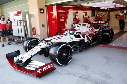 Bottas tutustui Abu Dhabissa uuteen talliinsa - Kokemus Alfa Romeosta karttui 127 kierroksen testiajelulla