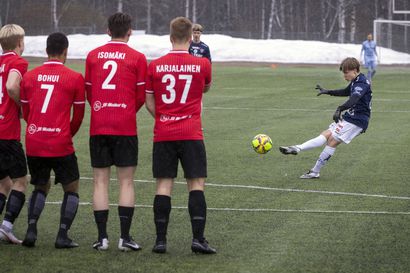 AC Oulu/OLS:n nuori joukkue antoi ennakkoasetelmille kyytiä heti sarja-avauksessa – "Ehkä nuoria poikia alkoi johtoasemassa jännittää"
