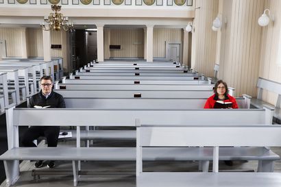 Kesäkuusta alkaen kirkossa istutaan harvassa: turvavällit käyttöön jumalanpalveluksissa