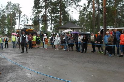 Tv-tuunaaja Markku Saukko osallistui Oulaisissa Zetorin käynnistyskisaan –Katso video