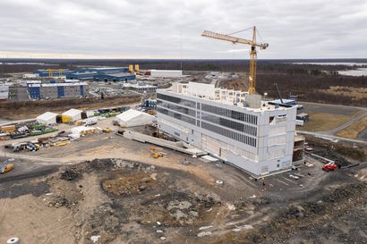 Työministeri Haatainen: Viranomaiset selvittävät tukitoimien tarvetta Fennovoiman ydinvoimalatyömaalla
