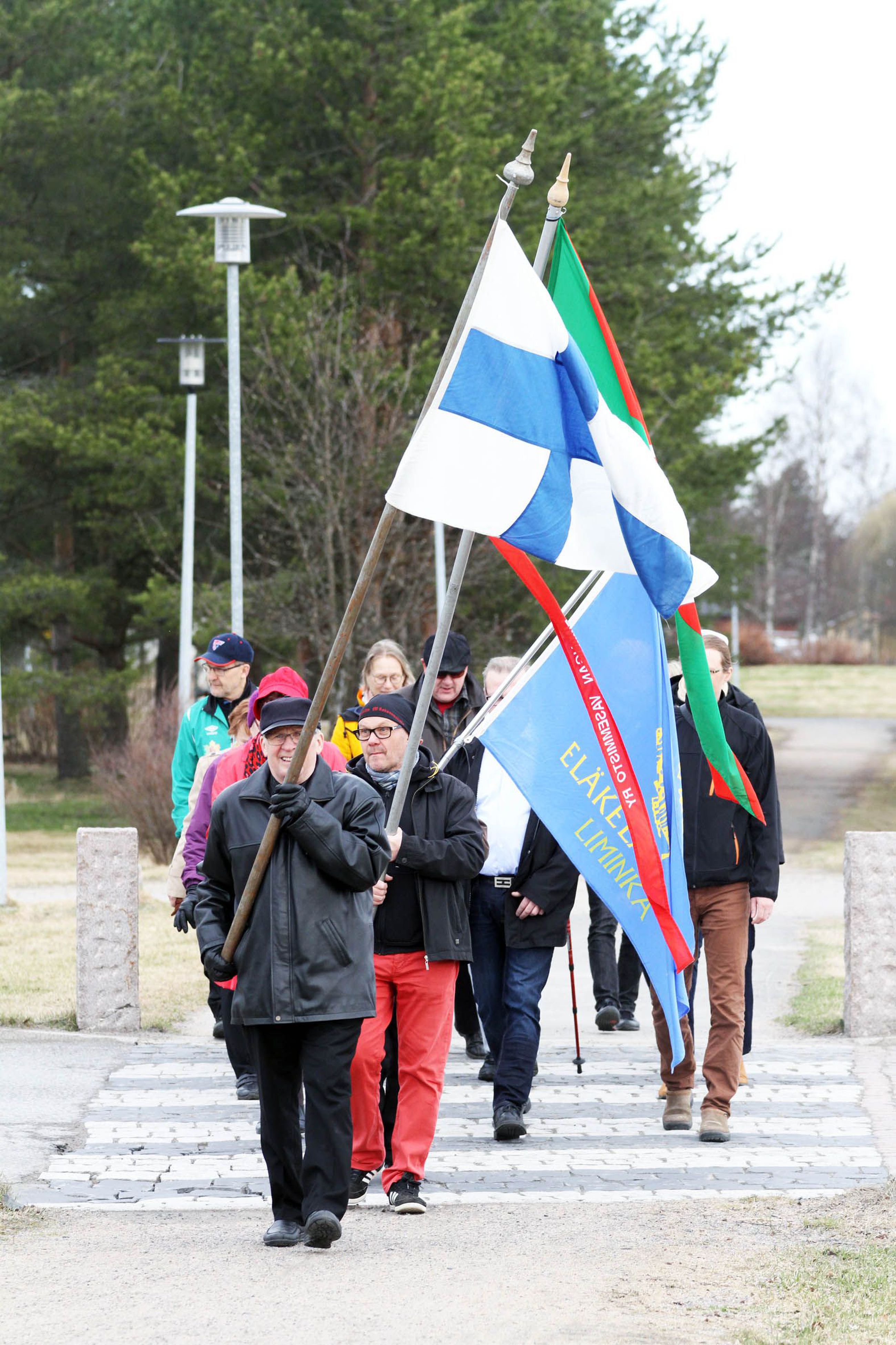 Katso suora lähetys Limingasta: Vasemmiston vappumarssi Niittäjäpatsaalle  käynnistyy kello 10 | Rantalakeus