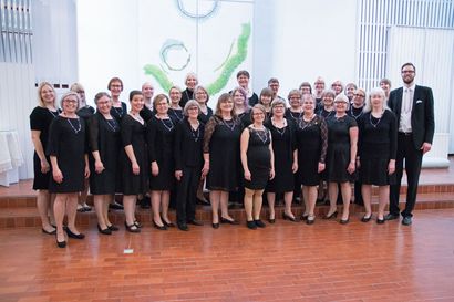 D’amen saapuu Kuusamon seurakunnan Ruska -sarjan konserttiin – kuoroa johtaa kuusamolaislähtöinen Hekkala, pianossa Tulirinta