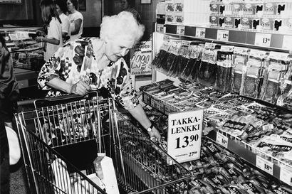 Muistatko miltä näytti Pernun, Määttälänvaaran tai Vuotungin kyläkaupassa? Entä montako markkaa maksoi Takkalenkki? Katso vanhat kuvat Koillismaan kaupoista.