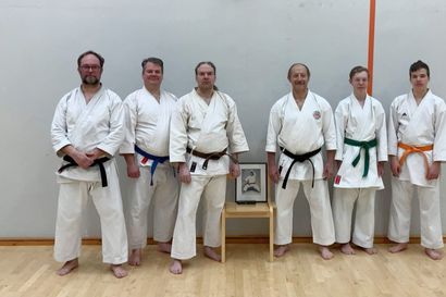 Oulaistelaiset karatekat kävivät sensei Velibor Dimitrijevicin opetuksessa