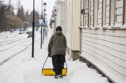 Varikon työnjohdon vastaus ei kelpaa - kaupunginhallitus haluaa ratkaisuja Vanhan Raahen lumityöongelmaan