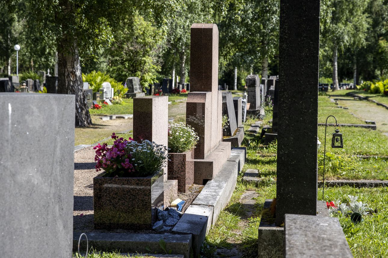 Opastetut kävelykierrokset alkavat Intiön ja Oulujoen hautausmailla