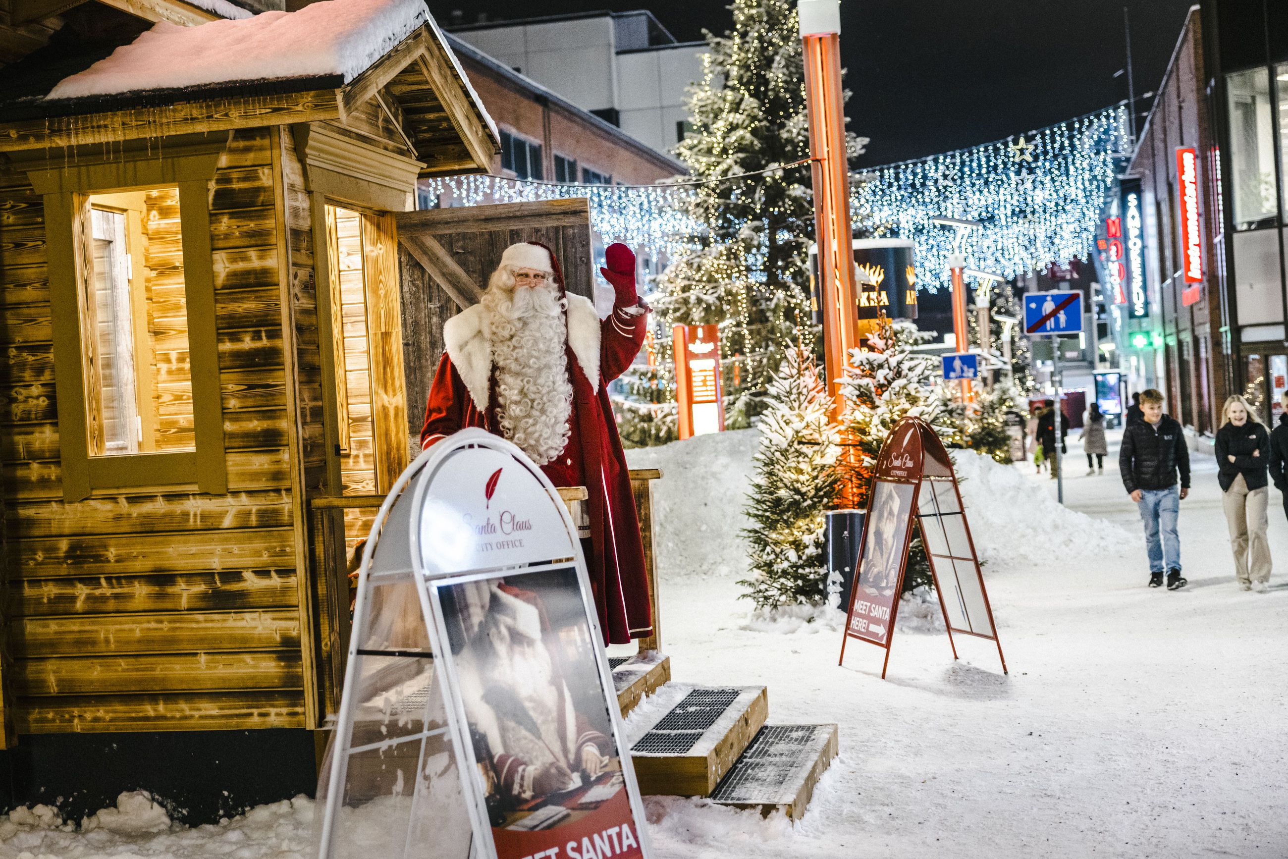 Pukki paikalla iltakymmeneen – Rovaniemen kävelykatu herää taas eloon  talvikaudeksi | Lapin Kansa