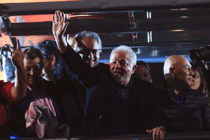 Brasilian presidentinvaali toiselle kierrokselle – presidentti Bolsonaron haastanut ennakkosuosikki Lula lupasi "taistella lopulliseen voittoon asti"