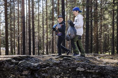 Rovaniemellä korkalovaaralainen koululuokka aikoo pelastaa maailman roskilta – lasten luontosuhde on kehittynyt niin vahvaksi, että heitä ärsyttää, jos lähiympäristöä on sotkettu