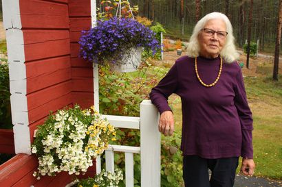 Kunnallisneuvos Aira Tikkanen, 90, koki ratkaisevan hetken joululomalla kansanopistosta – "Ajattelin, että mitä minusta tulee, jos minä tämän keskeytän"
