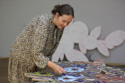 Yhdessä taiteillen: Vihannissa pääsee osallistumaan mosaiikin tekemiseen