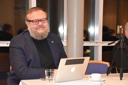 "Mitä me valitaan tehdä?" – Business Forum Rukan tilaisuudessa puhunut Petri Rajaniemi sanoi nykyajassa elettävän vakavaa ihmisten kriisiä