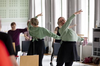 Parkinson-baletti vapauttaa kehon ja mielen jumeja – Suosittuja kursseja on Oulussa tarjottu jo kaksi vuotta