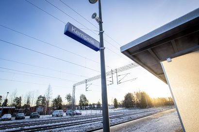 Kuntajohtajat kiirehtivät lähijunakokeilua Oulun seudulle