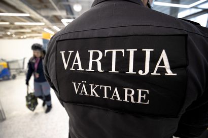 Suomessa järjestyksenvalvojaksi pääsee vähimmillään 40 oppitunnilla – valvonta kuuluu poliisille