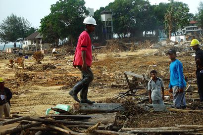Tsunamikatastrofi aiheutti suurta tuhoa Khao Lakilla – Mitä tekivät matkailijat?