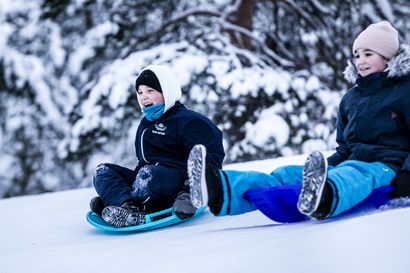Suomi on jakautunut kahtia sään suhteen: pohjoisessa on ennätyksellisen paljon lunta ja etelässä keskimääräistä vähemmän tai ei lainkaan