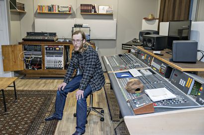 Antti Kangas muutti vanhan hirsirakennuksen täysimittaiseksi äänitysstudioksi Jäälissä – työn ohessa tehty remontti vei vuoden