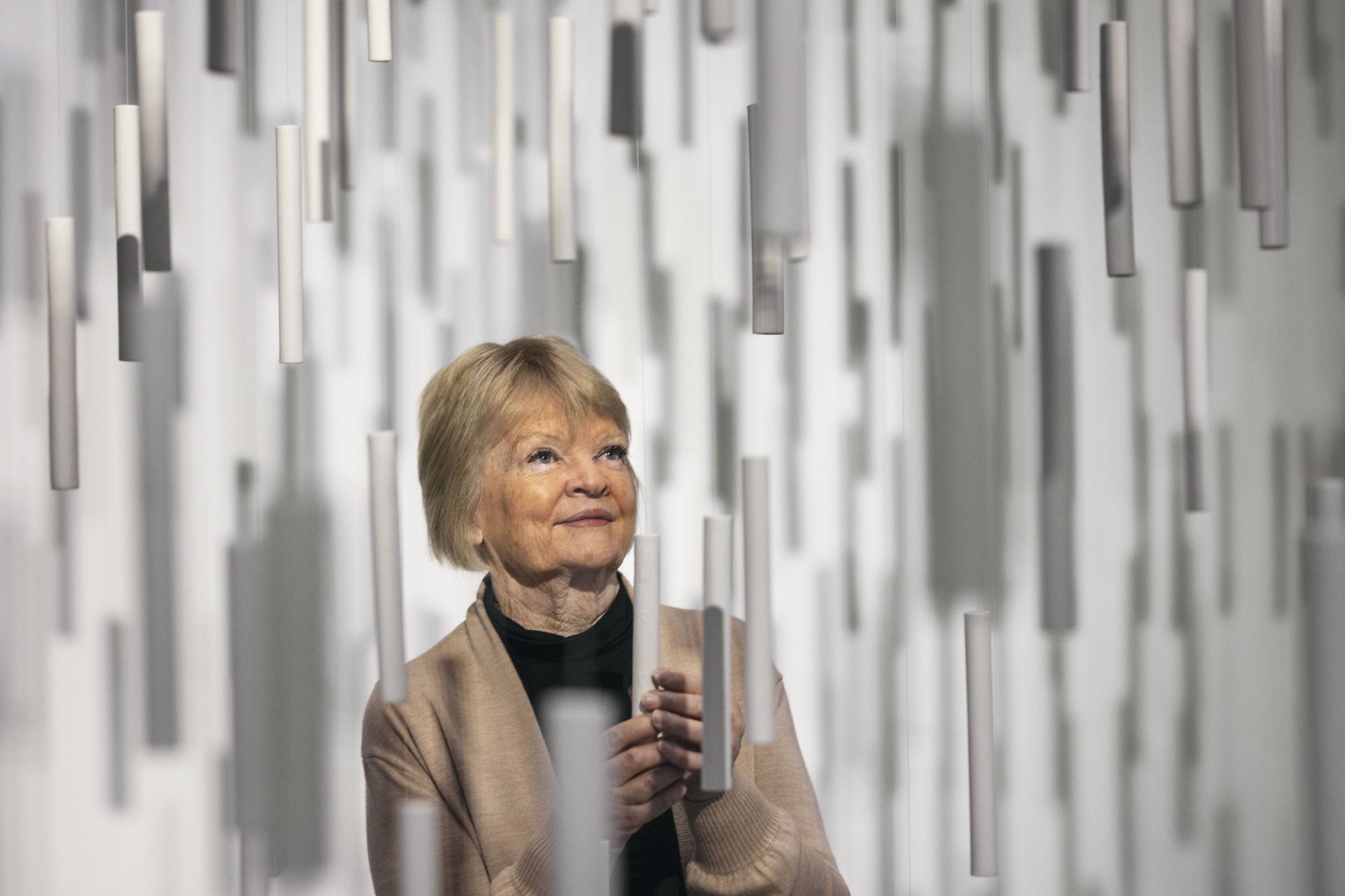 Anu Pentikin laajin taidenäyttely avataan Turussa – Se kuvaa elämänkaaren  siemenestä nuppuun ja kukasta siemeneen | Lapin Kansa