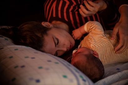 Elokuva-arviot: Vauva-arki  uhkaa uuvuttaa nuoren  espanjalaisäidin