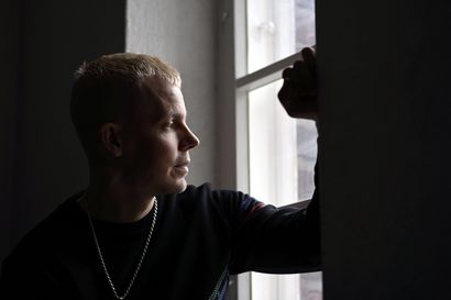 40-vuotias Kimmo Laiho eli Elastinen: "Normaali aikuistuminen oli mahdotonta – Elin pitkään irti arjesta"