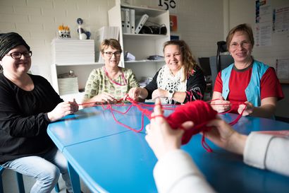 Ystäväpiirissä yksinäisyys lievittyy – uusi ikäihmisten ryhmä käynnistyy Kuusamossa marraskuussa