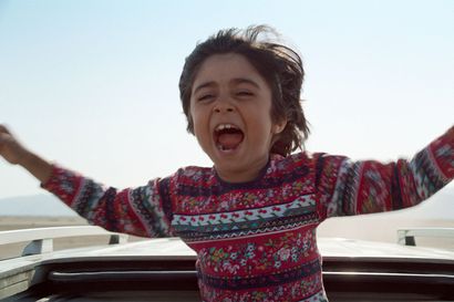 Arvio: Arvoituksellinen road-elokuva Soratie sopii erilaisen elokuvaelämyksen ja hienon näyttelemisen etsijöille