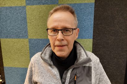 Kempeleläinen Jussi Rasinkangas sävelsi Hei mummo -jouluhitin – kuuntele tästä, kun hän kertoo työtavoistaan joululaulujen parissa