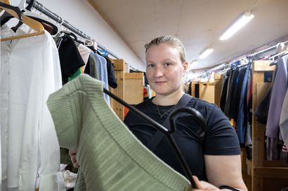 Pikamuoti päätyy nopeasti kirpparille Oulussa, kun yksi nuori hylkää vaatteen ja toinen saa sen halvalla – pahimmillaan kynnys ostaa pikamuotia madaltuu kirpputorien avulla