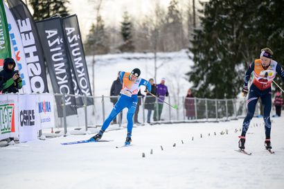 Aapo Viippolalle hiihtosunnistuksen yhteislähdön EM-hopeaa loppukiritaistelun jälkeen: "Monon verran siihen mestaruuteen jäi eroa"