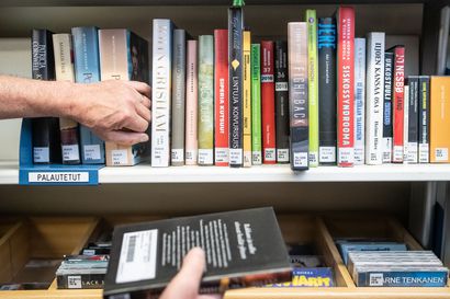 Kuusamon kirjaston yleisötiloista poistettiin istuimet – käytössä pika-asiointi, aineiston varaamista ja maskien käyttöä suositellaan