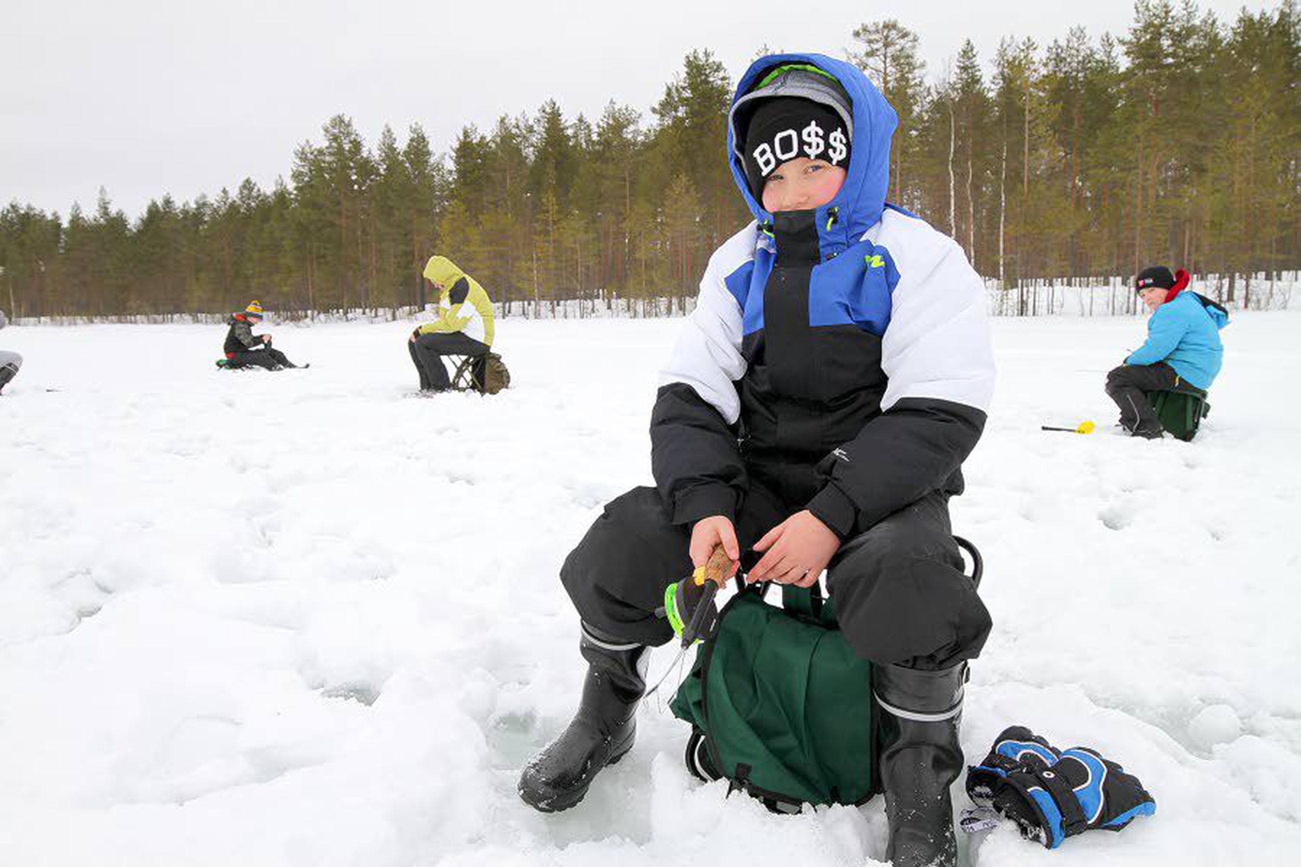 Neittävän pilkkileiri opasti nuoria kalastuksen saloihin | Kaleva