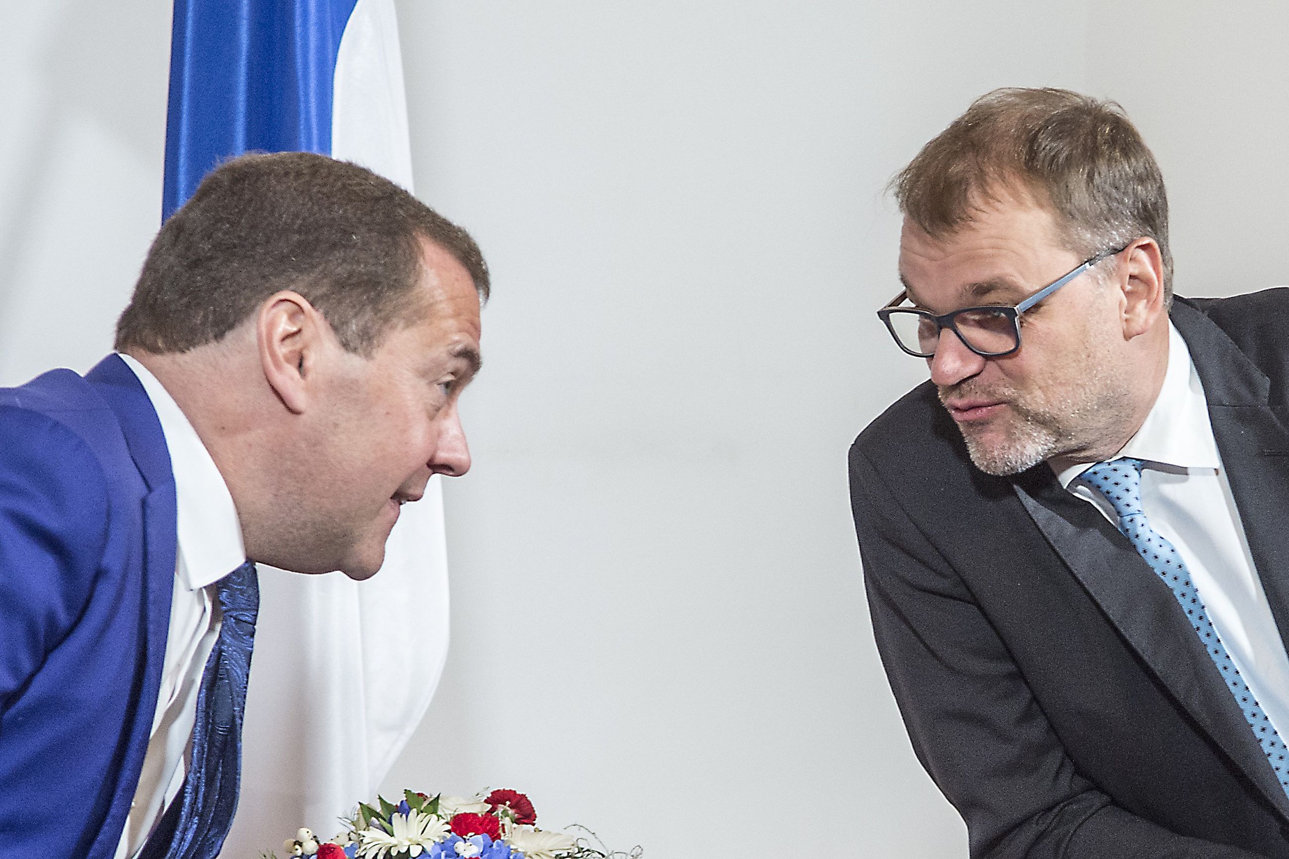 Medvedev naureskeli kysymykselle Turun saariston helikopterikenttien  käytöstä sotilaallisiin tarkoituksiin: 