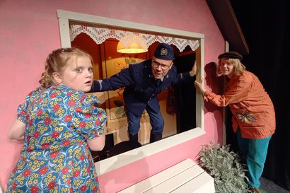 Teatteriarvio: Paukkurautoja ja paukkusieniä – Raahen Teatterissa lapset loistavat ongelmanratkaisijoina