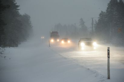Ajokeli muuttuu huonoksi Pohjois-Pohjanmaalla ja Kainuussa lumisateiden vuoksi keskiviikkona: "Toivottavasti on kaikilla talvirenkaat alla"