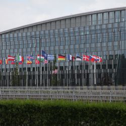 Brysselissä Naton päämajaa vastapäätä toimii Suomen Nato-edustusto, jossa paiskitaan nyt kovaa töitä – Edustuston työntekijä: "Aivoni ovat ihan muusia"