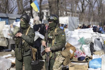 EU antaa Ukrainalle aseita, laajentaa Venäjän vastaisia pakotteita ja sulkee ilmatilansa kaikilta venäläisiltä koneilta – Borrell: aseapuun sisältyy jopa hävittäjiä