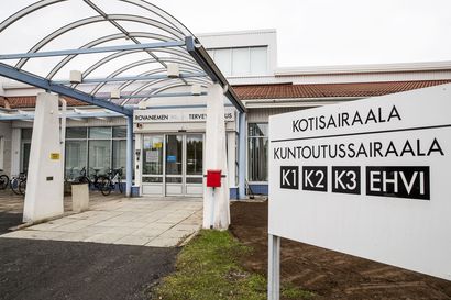 Rovaniemen kaupunki selittää ikäihmisten siirtoa muihin kuntiin: Henkilökuntapulan vuoksi potilasturvallisuuden edellytykset eivät täyty