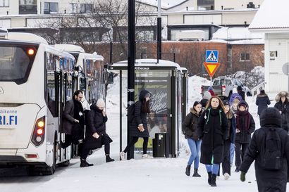 Rovaniemen paikallisliikenteessä ajetaan torstaina vain yhtä bussilinjaa – pitkän matkan yhteyksistä Onnibus on perunut vuoronsa